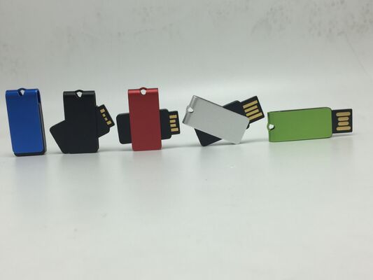 Chiavetta USB in metallo resistente all'acqua, a forma di proiettile, design compatto e durevole, che offre protezione dei dati e facile portabilità