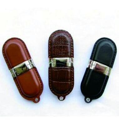 Memoria USB in pelle di grado A. Chiavetta USB in pelle con chip di grado A ed esterno in pelle per dirigenti