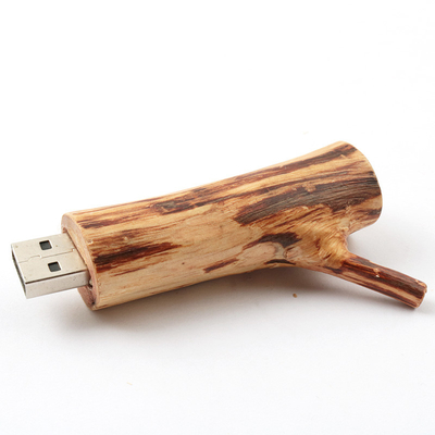La radice dell'albero modella il logo di goffratura di legno della chiavetta USB 256GB