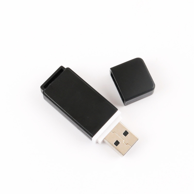 Un'unità flash USB impermeabile con lettura e scrittura di 100 MB