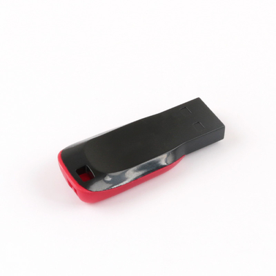 Un'unità flash USB a logo personalizzato con alloggiamento in metallo/plastica