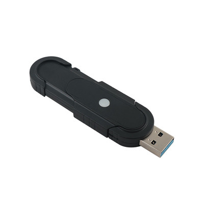 Le unità flash USB nere compatte con funzionalità plug and play