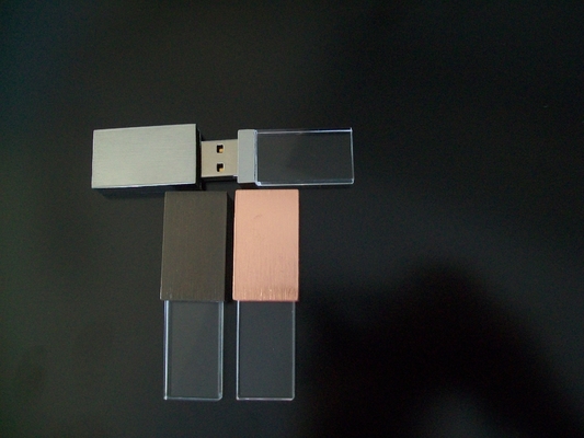 Crystal Usb all'interno con luce a LED quando si lavora luce a LED brillante