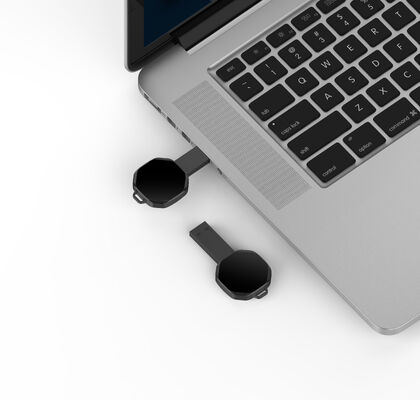 Memoria USB a luce a LED da 15 g in grado di funzionare da meno 50 a più 80 gradi Celsius, ideale per la gestione dei dati a temperature estreme