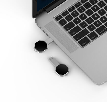 Memoria USB a luce a LED da 15 g in grado di funzionare da meno 50 a più 80 gradi Celsius, ideale per la gestione dei dati a temperature estreme