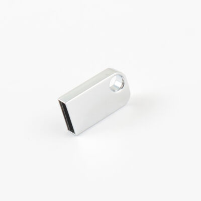 La mini chiavetta USB con foro può mettere il portachiavi in ​​metallo. La chiavetta USB può personalizzare il logo laser