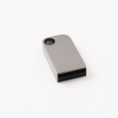 La mini chiavetta USB con foro può mettere il portachiavi in ​​metallo. La chiavetta USB può personalizzare il logo laser