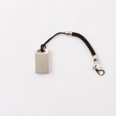 USB in metallo con portachiavi Il logo laser della chiavetta USB in metallo segue il design personalizzato