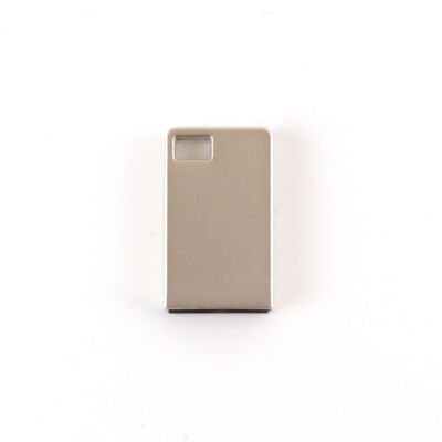 Superficie opaca della mini chiavetta USB in metallo di grado A e angolo dell'obiettivo grandangolare da 120 gradi che garantiscono la protezione dei dati