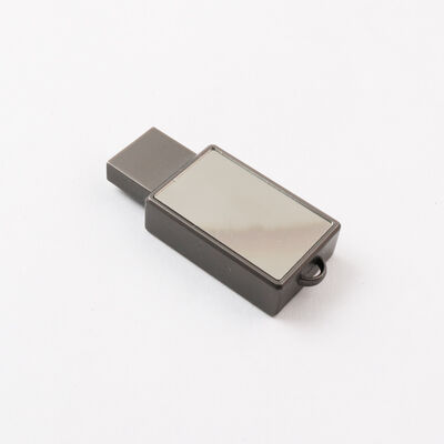 Chiavetta USB in metallo certificata CE con alta capacità e design resistente all'acqua per un trasferimento dati duraturo
