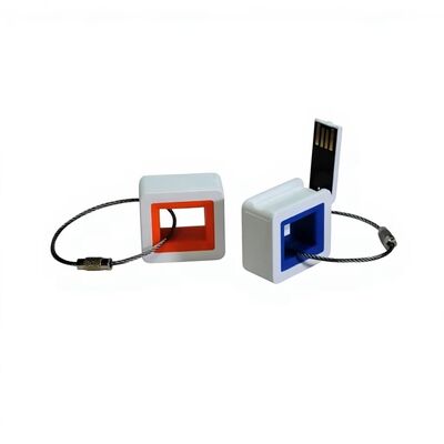 Opzioni di memoria USB 3.0 da 128 GB in materiale plastico bianco nero blu rosso adatte per applicazioni di trasferimento dati ad alta velocità