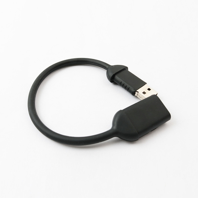 Un'unità flash USB con velocità di scrittura di 50 MB/s e di lettura di 100 MB/s