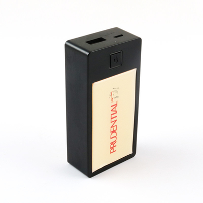 La pubblicità portatile della Banca di potere del regalo di plastica disegna 5200 MAH With 3 in 1 cavo
