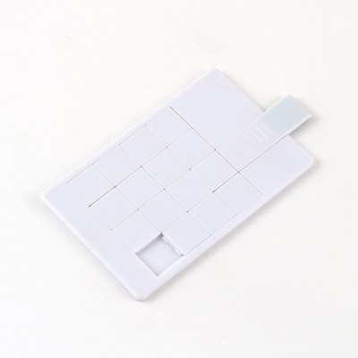 La carta di credito di puzzle USB attacca 2,0 il logo istantaneo della stampa del UDP Chips Shapes CMYK