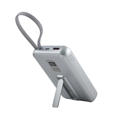 Power Bank portatile bianco con casella manuale di cavi accessori e 38.3 Passato