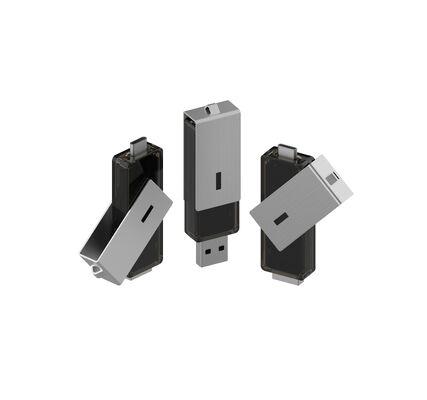 La clip USB argentata può ruotare di 360 gradi e sia la chiavetta USB A che quella TYPE C possono essere estese su unità flash USB