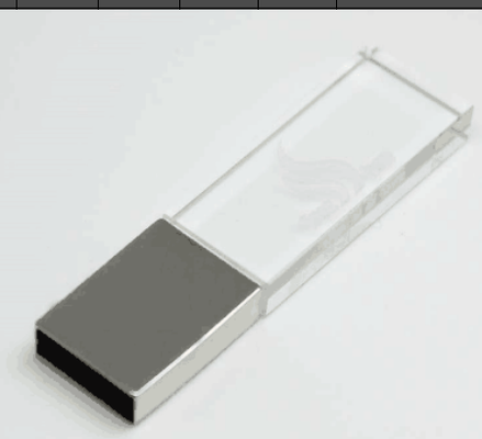 USB acrilico che offre velocità di trasferimento dati fino a 5 Gbps Pacchetto personalizzato Garantisce un rapido accesso ai dati Logo inciso sulla parte acrilica