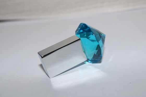 Diamante usb flash drive è buono per il regalo della signora con gioielli usb flash drive può anche laser logo sul metallo personalizzato usb logo e scatola